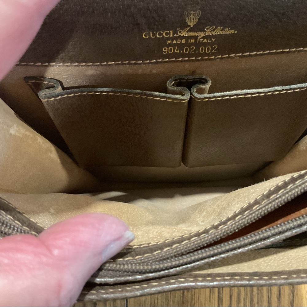 Authentic Gucci - Picture 12 of 15